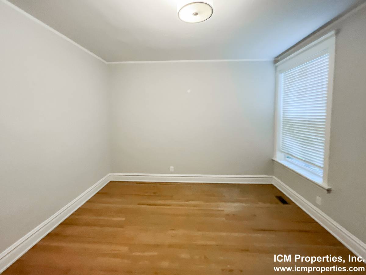 Apartment for rent at 5941 N Magnolia #1, Chicago, IL 60660