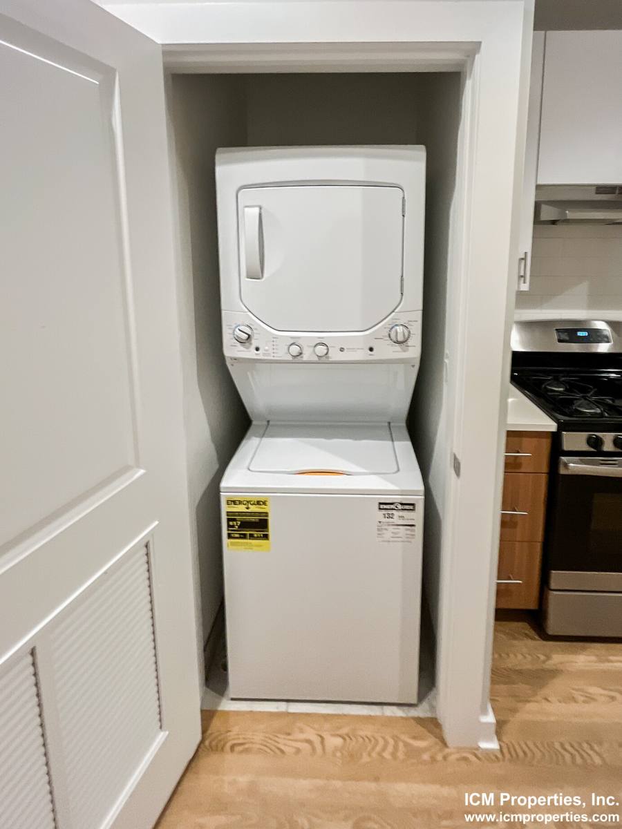 Apartment for rent at 5941 N Magnolia #1, Chicago, IL 60660