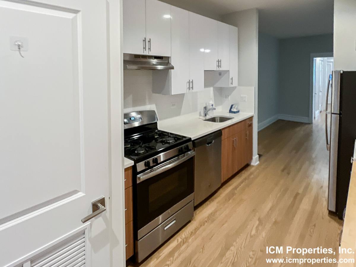 Apartment for rent at 5941 N Magnolia #1, Chicago, IL 60660