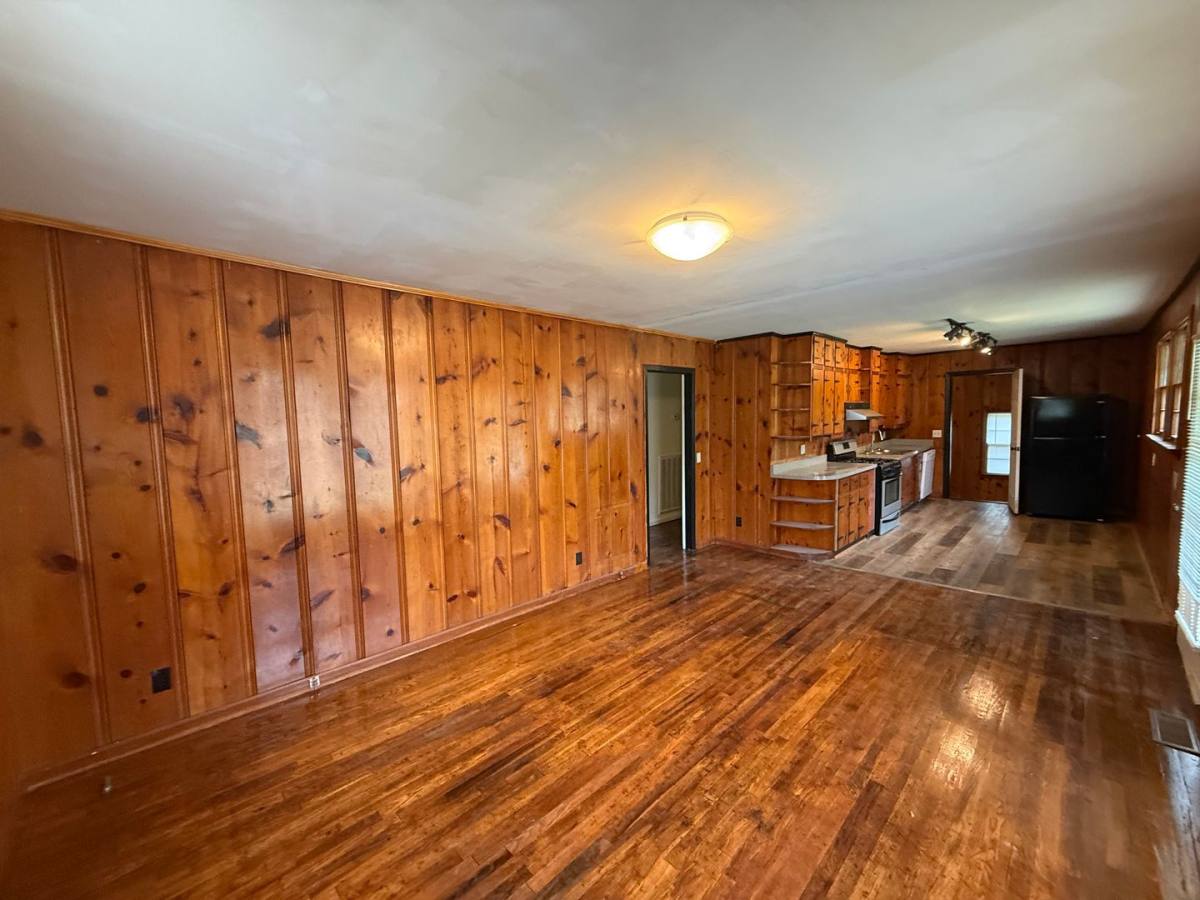 House for rent at 500 4th St NE, Arab, AL 35016