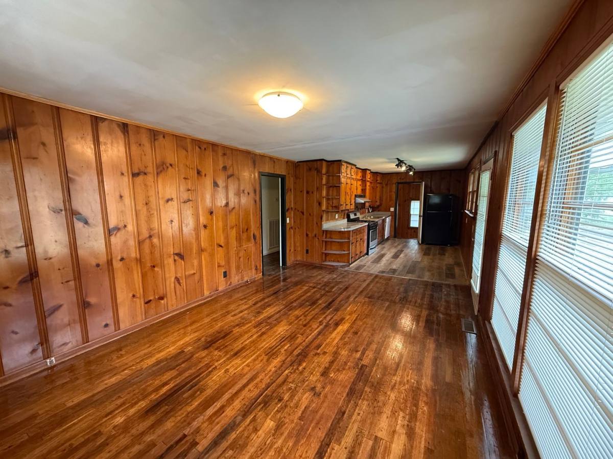 House for rent at 500 4th St NE, Arab, AL 35016