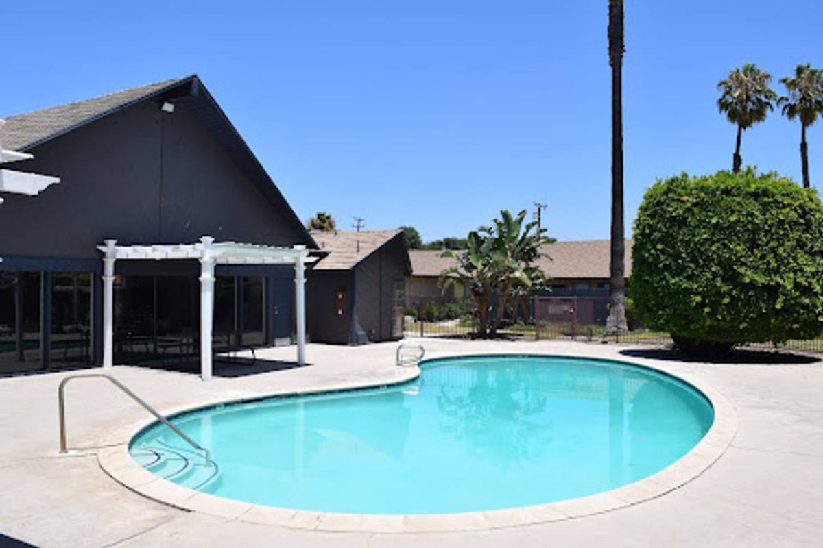 Apartment for rent at 14445 Redhill Ave, Tustin, CA 92780