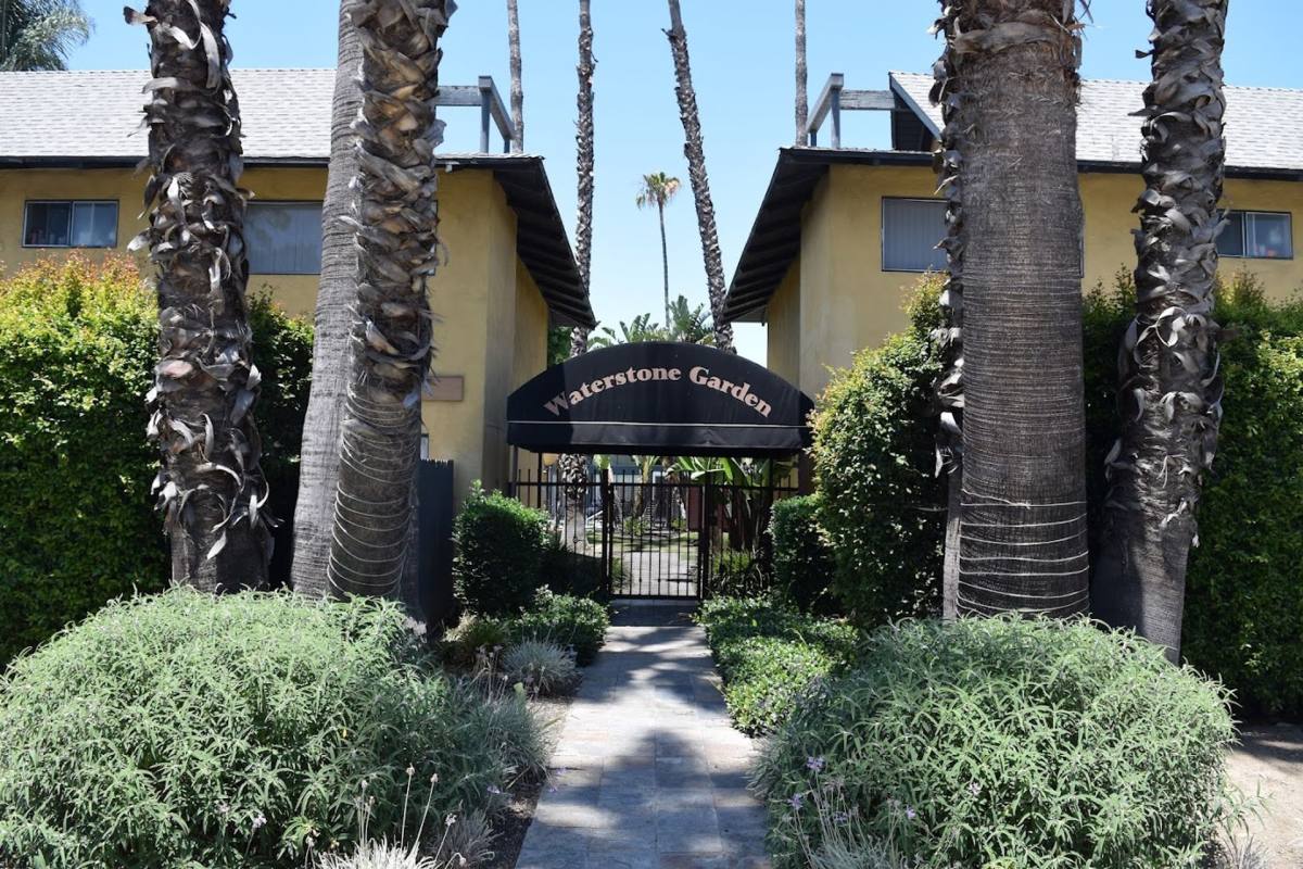 Apartment for rent at 14445 Redhill Ave, Tustin, CA 92780