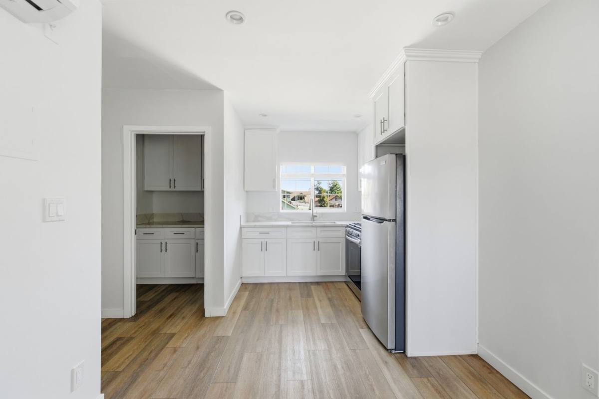 Apartment for rent at 4177 Naomi Ave, Los Angeles, CA 90011