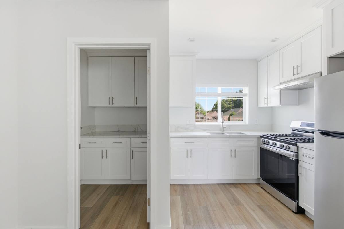 Apartment for rent at 4177 Naomi Ave, Los Angeles, CA 90011