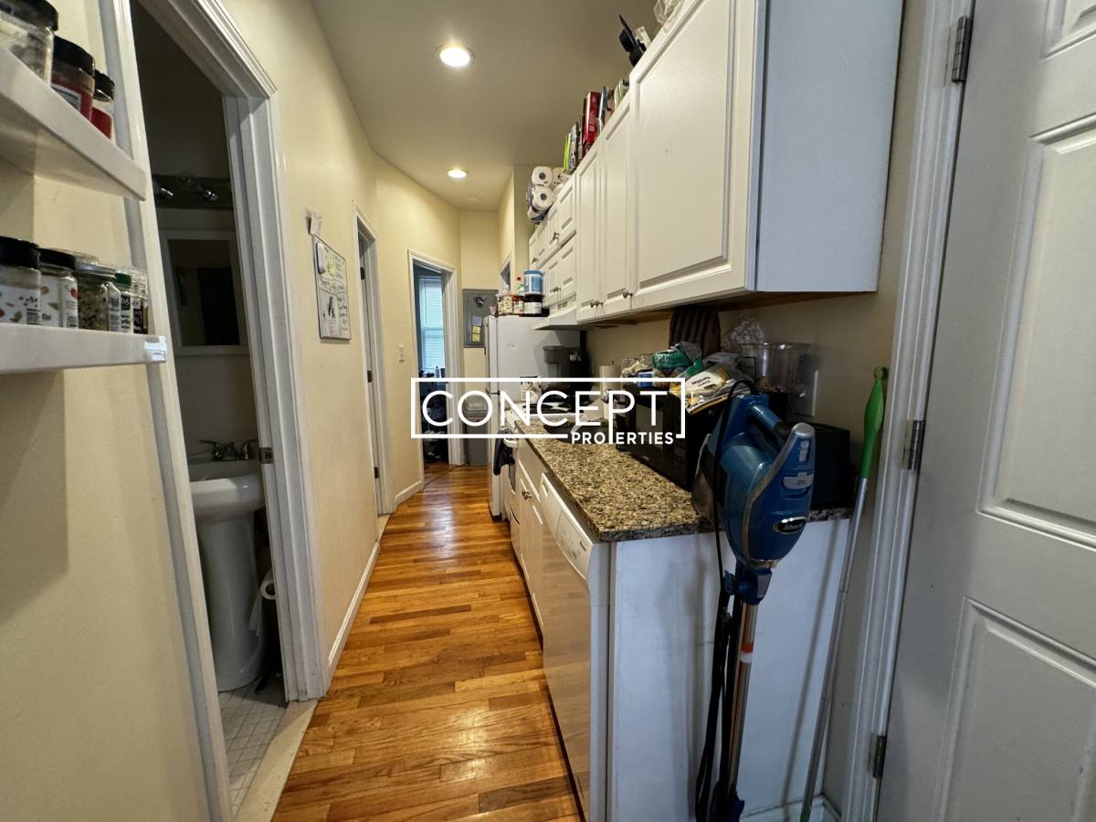 Apartment for rent at 28 Phillips St #3, Boston, MA 02114