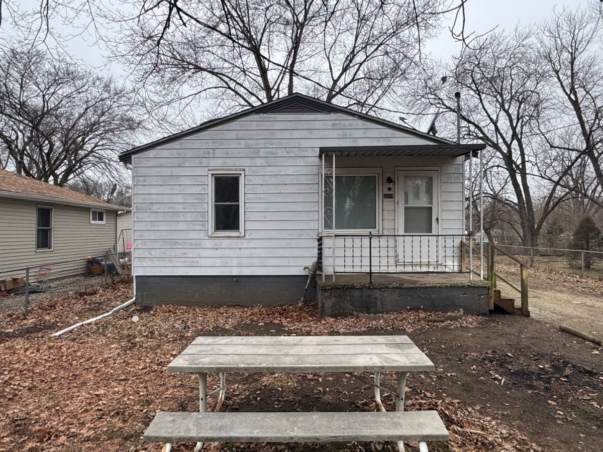 House for rent at 2019 S Elizabeth St, Peoria, IL 61605