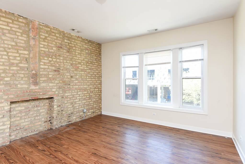 Apartment for rent at 3550 Lawrence #S4, Chicago, IL 60625