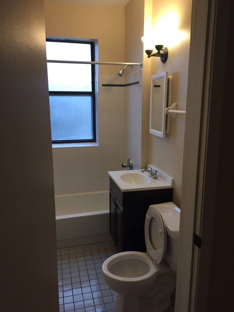 Apartment for rent at 7722 N Marshfield Ave #3A, Chicago, IL 60626