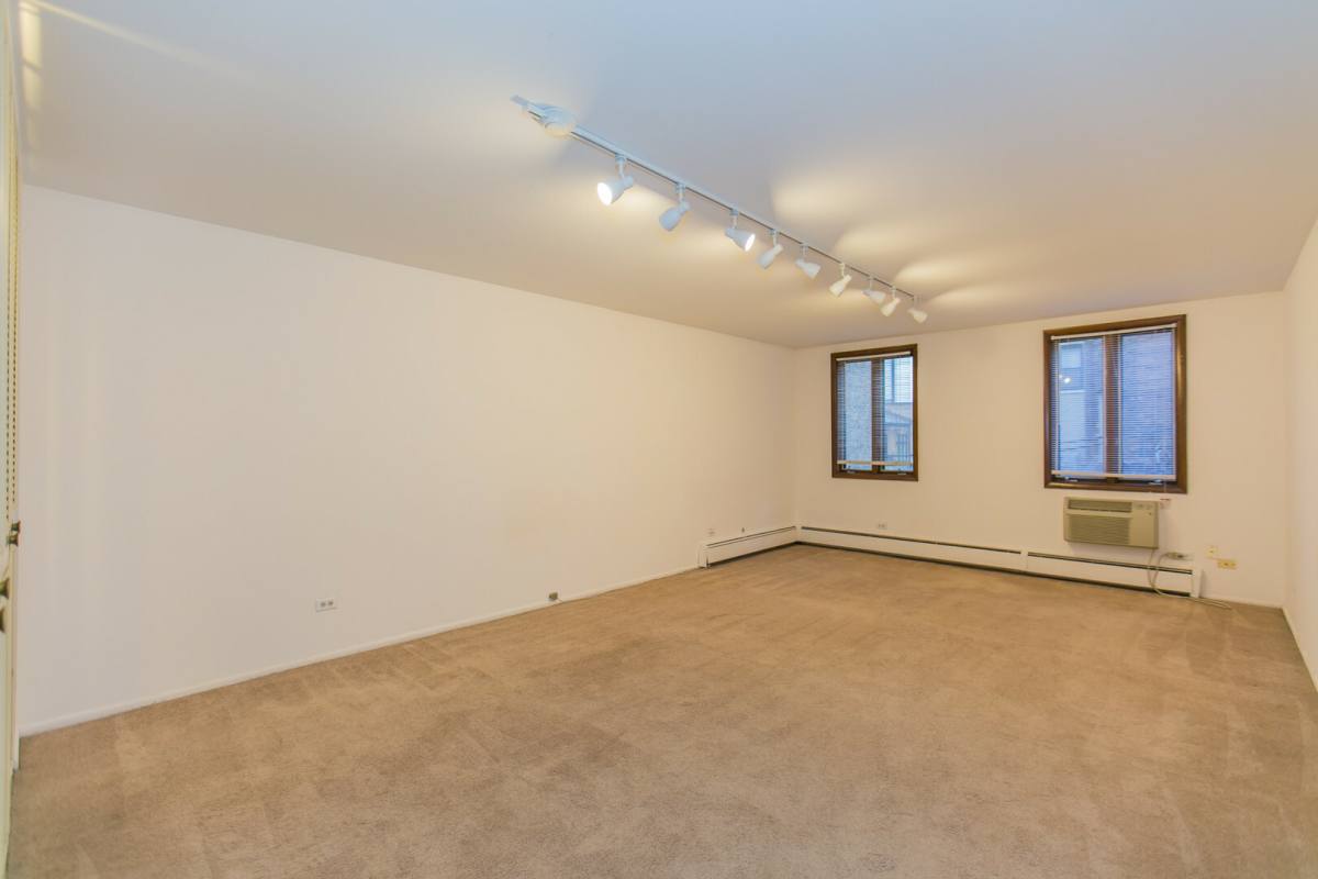 Apartment for rent at 1355 N Dearborn #308, Chicago, IL 60610