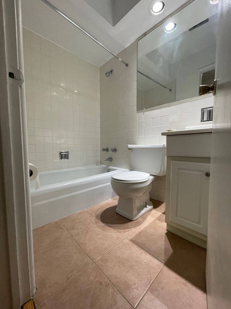 421 W Barry, Chicago, IL 60657 - Apartment for Rent - Image 9