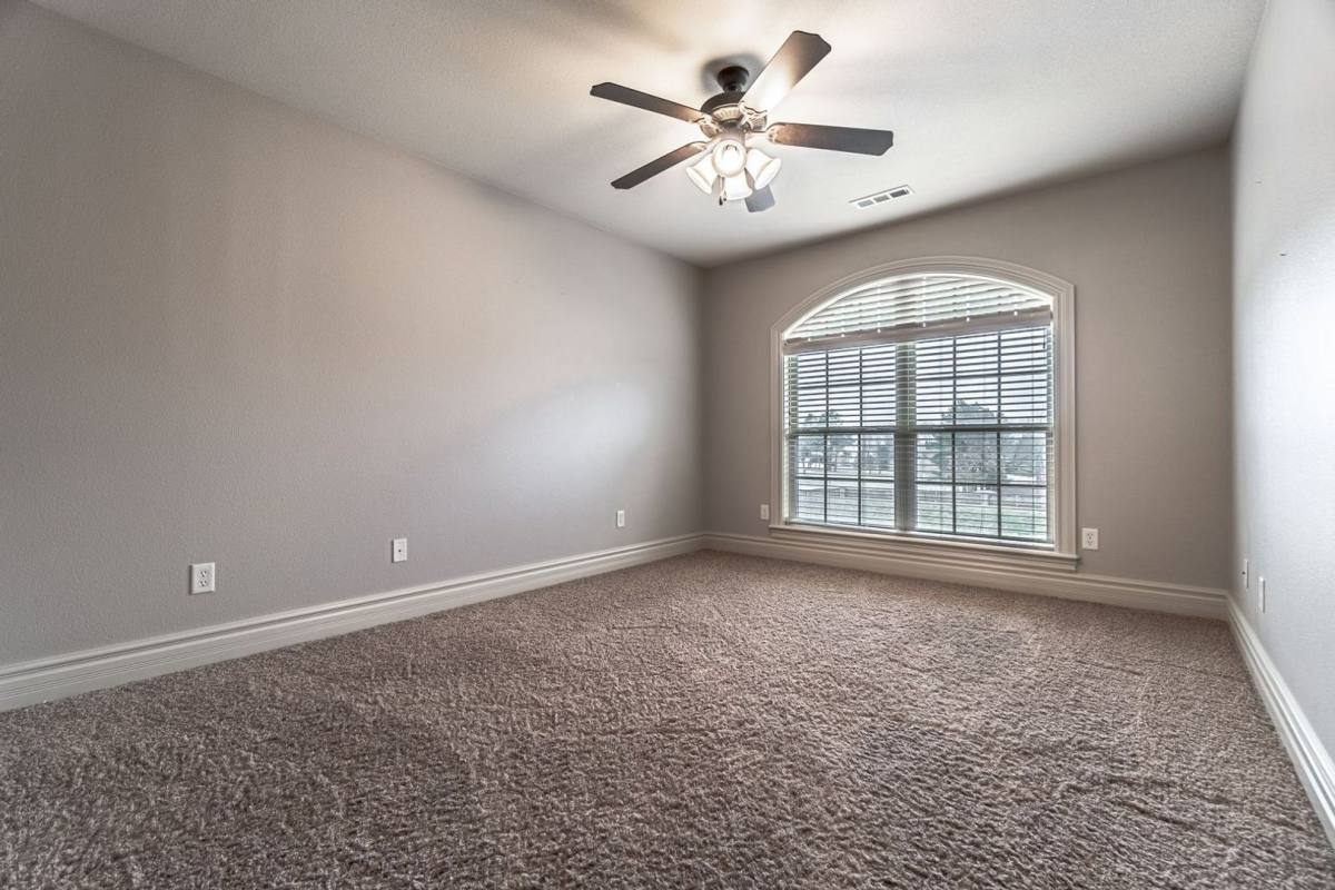 House for rent at 3704 W Legacy Lane, Rogers, AR 72758