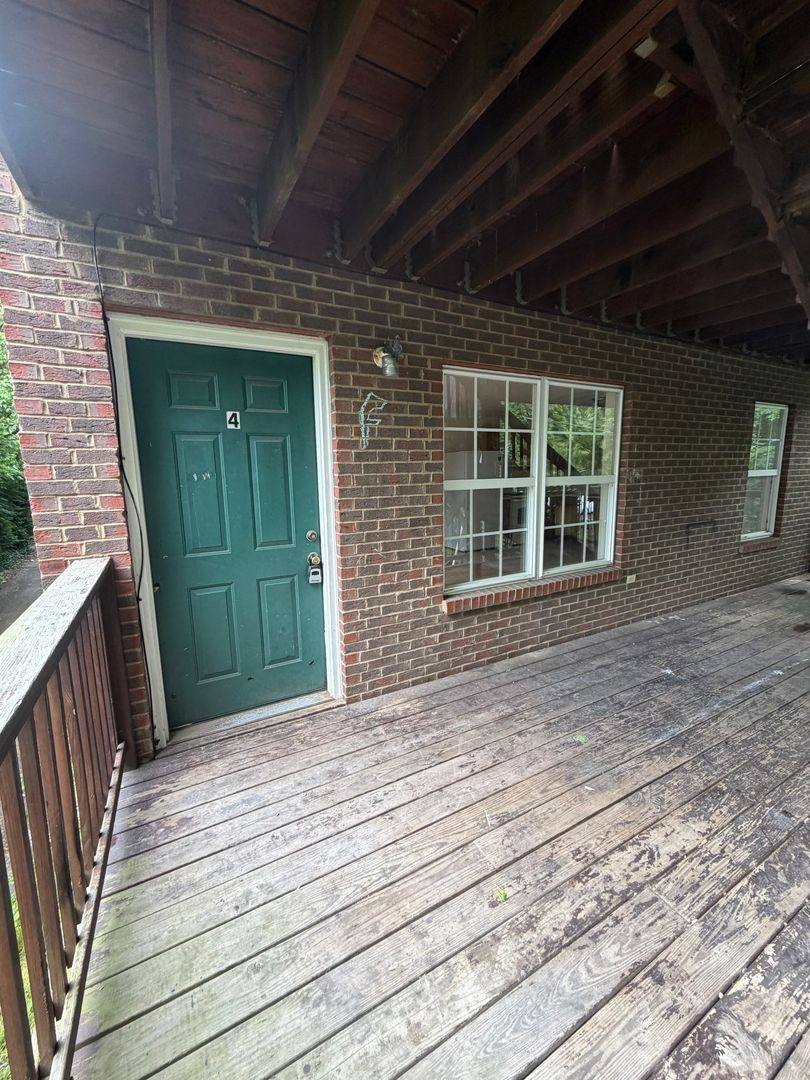 Apartment for rent at 137 Macey Ave, Versailles, KY 40383