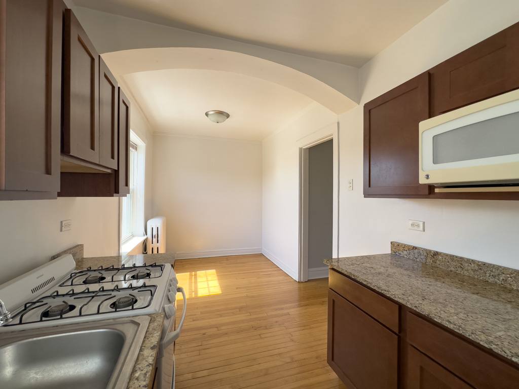 Apartment for rent at 4402 Rockwell #5, Chicago, IL 60625