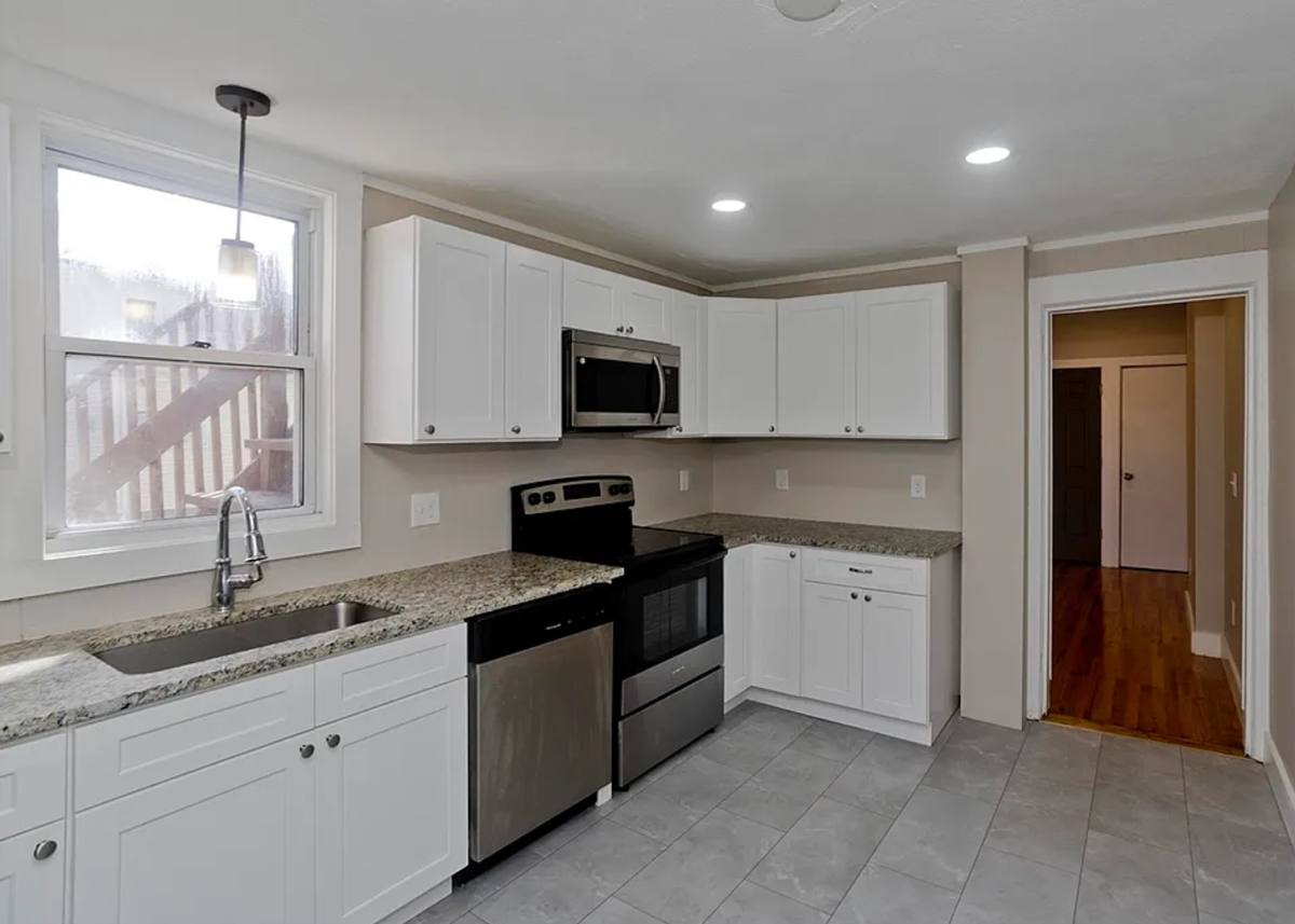 Apartment for rent at 13 Hampden St, Westfield, MA 01085