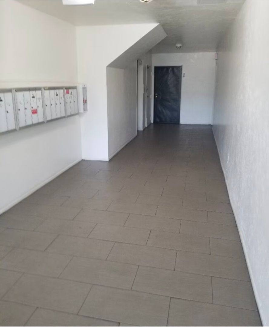 Apartment for rent at 421 E 9th St, Long Beach, CA 90813