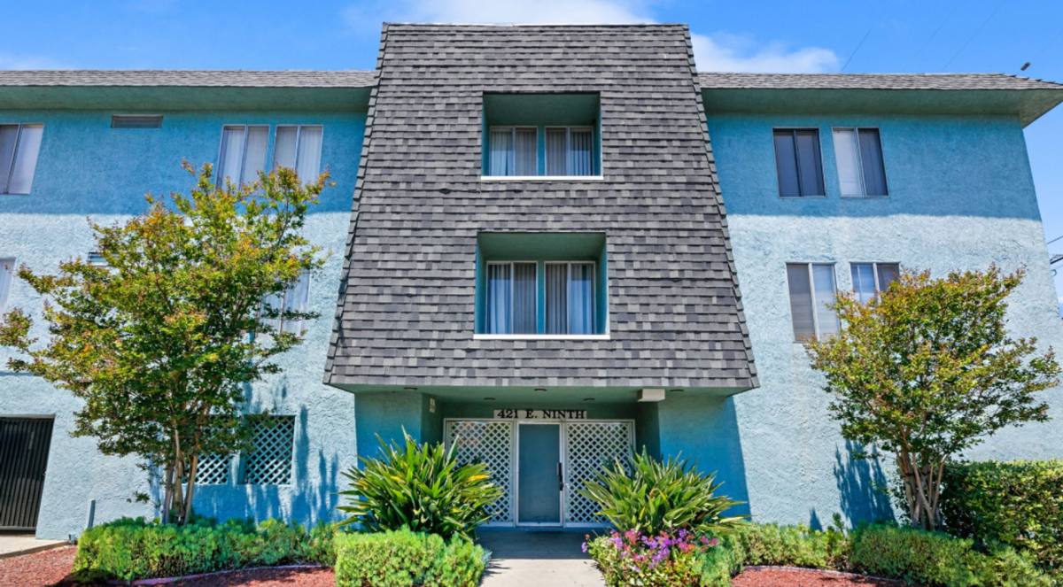 Apartment for rent at 421 E 9th St, Long Beach, CA 90813