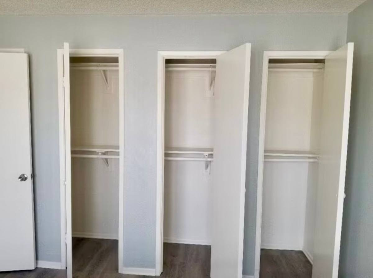 Apartment for rent at 421 E 9th St, Long Beach, CA 90813