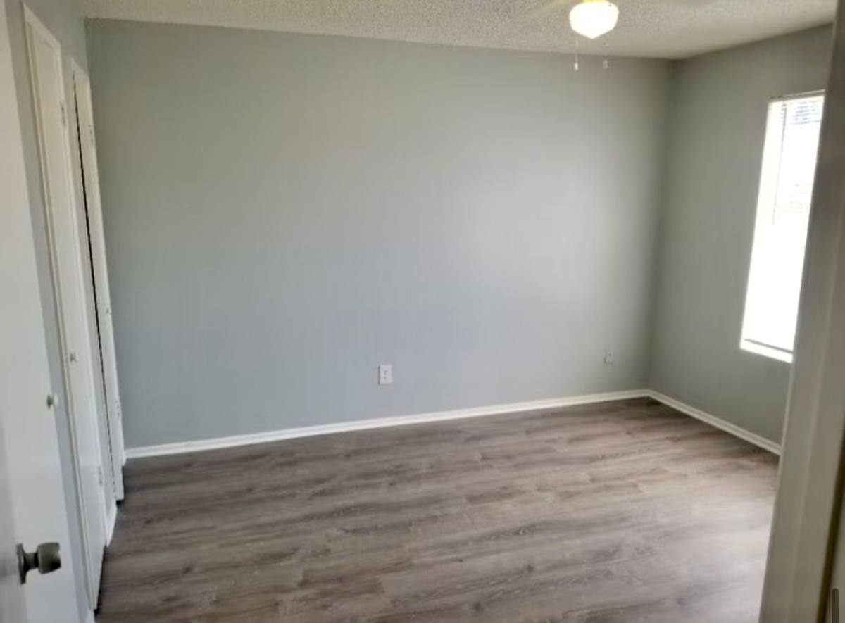 Apartment for rent at 421 E 9th St, Long Beach, CA 90813
