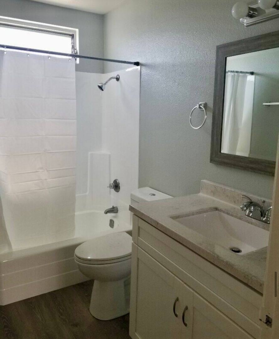 Apartment for rent at 421 E 9th St, Long Beach, CA 90813