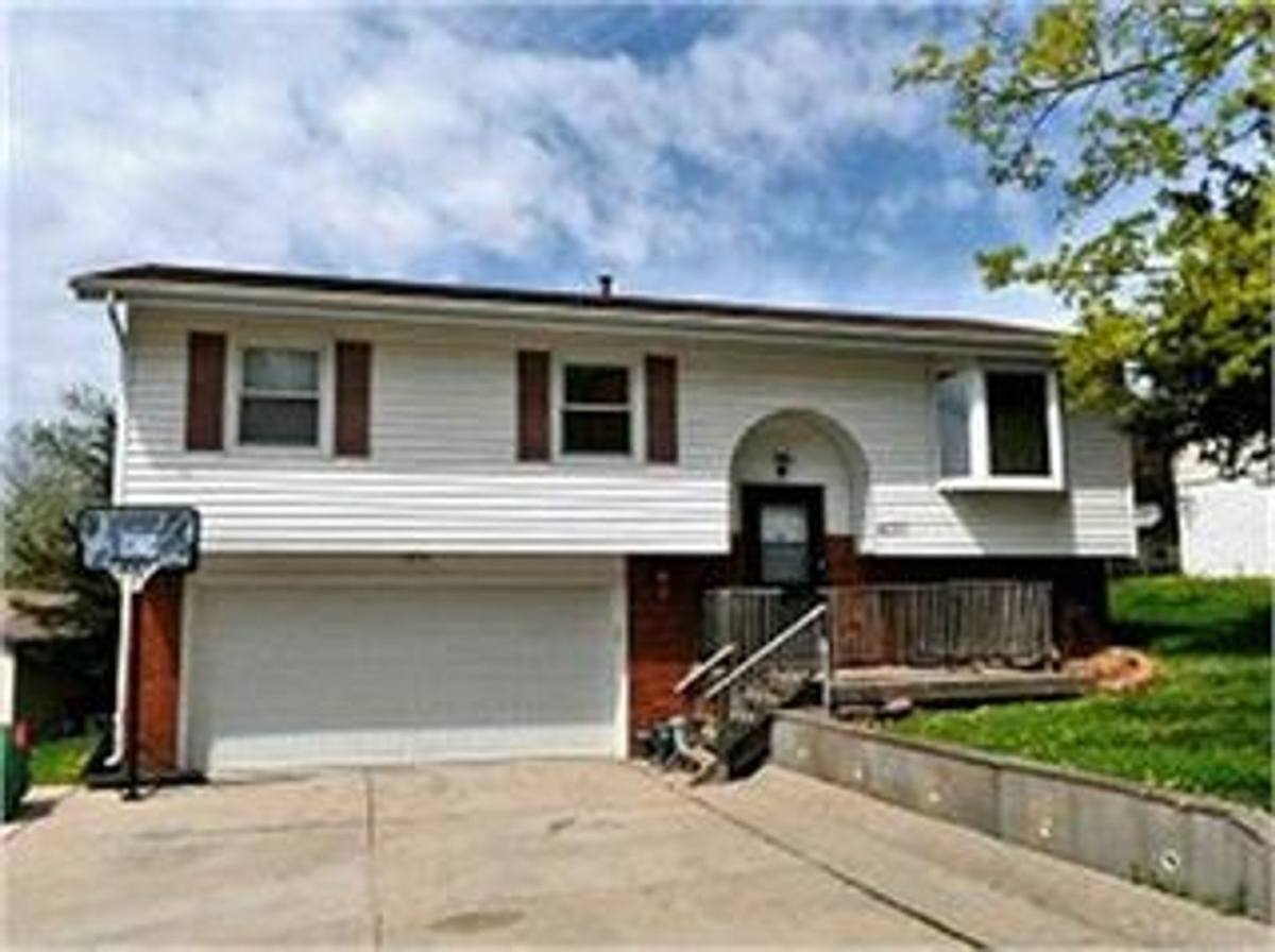 House for rent at 4377 Oxford Dr, Norwalk, IA 50211