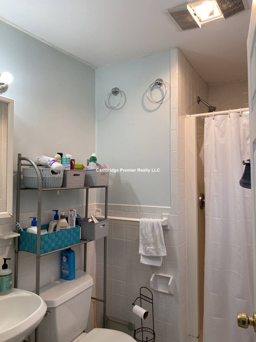 Apartment for rent at 97 Moore St #3, Cambridge, MA 02139
