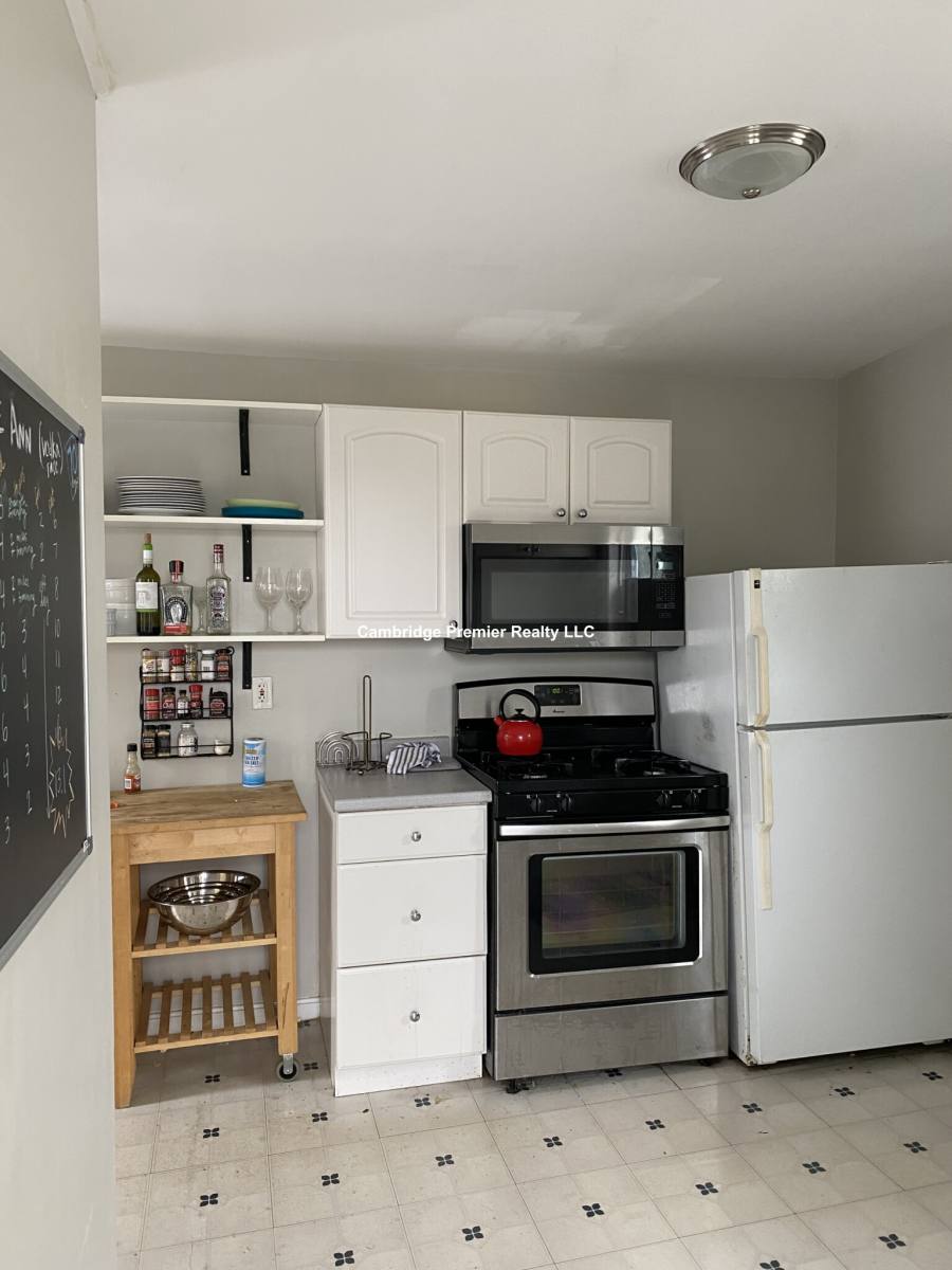 Apartment for rent at 97 Moore St #3, Cambridge, MA 02139