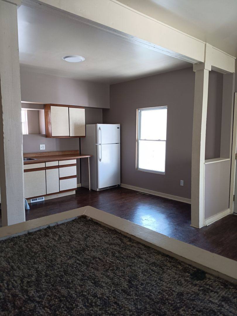 Apartment for rent at 505 Rentshcler St, Akron, OH 44304