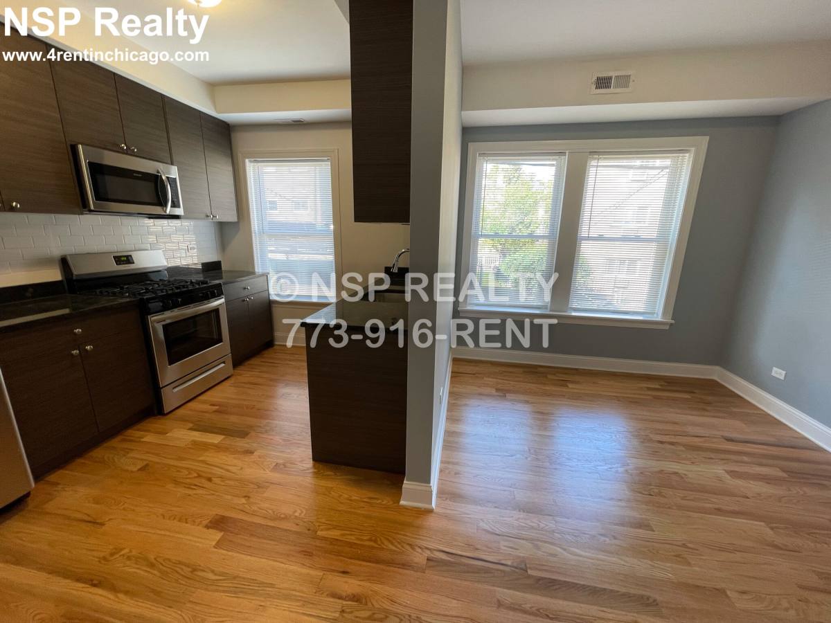 Apartment for rent at 1644 W Pratt #2G, Chicago, IL 60626