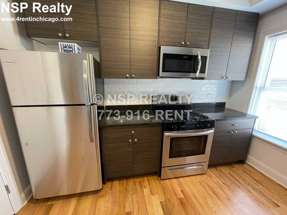 Apartment for rent at 1644 W Pratt #2G, Chicago, IL 60626
