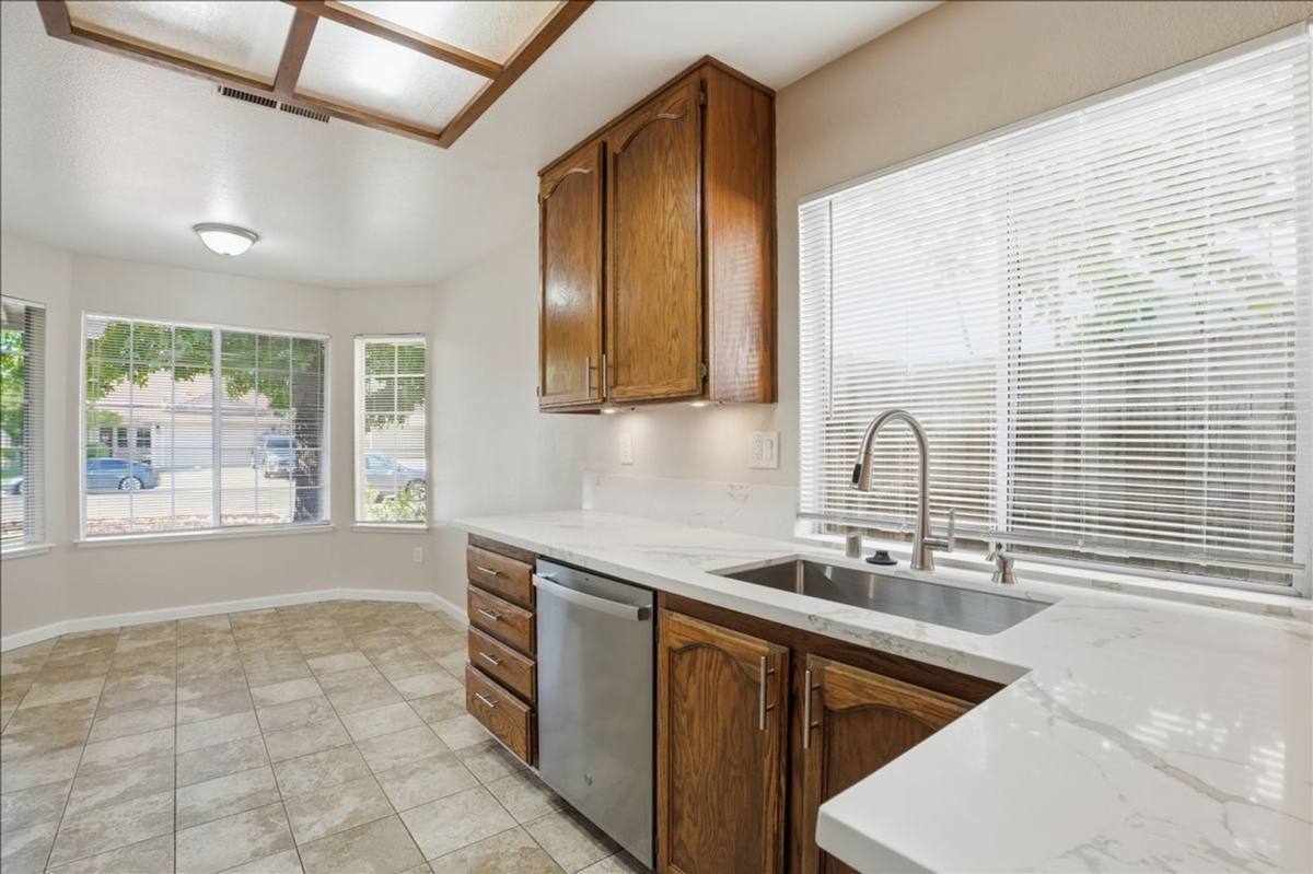 House for rent at 604 Hovey Way, Roseville, CA 95678