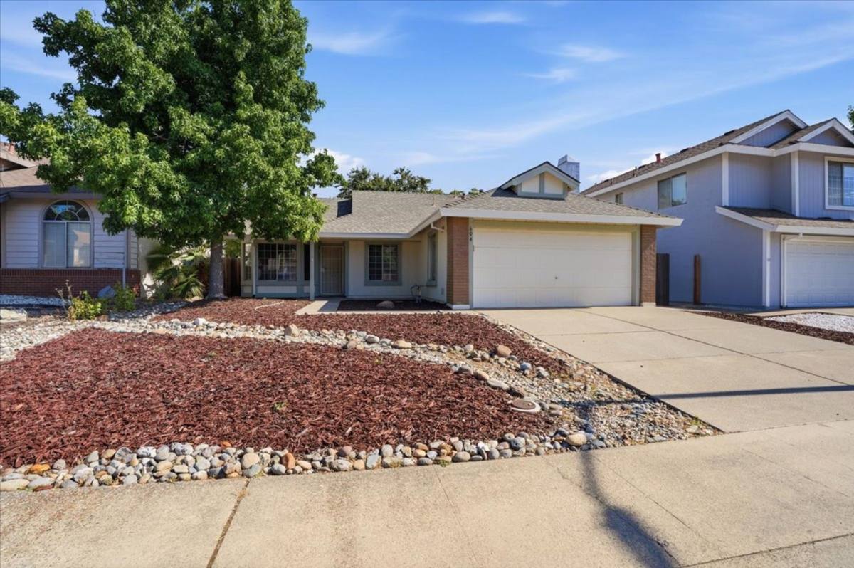 House for rent at 604 Hovey Way, Roseville, CA 95678