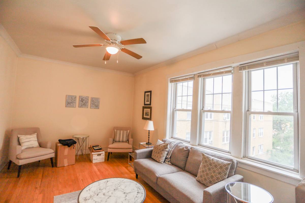 Apartment for rent at 2463 W Gunnison #3, Chicago, IL 60625