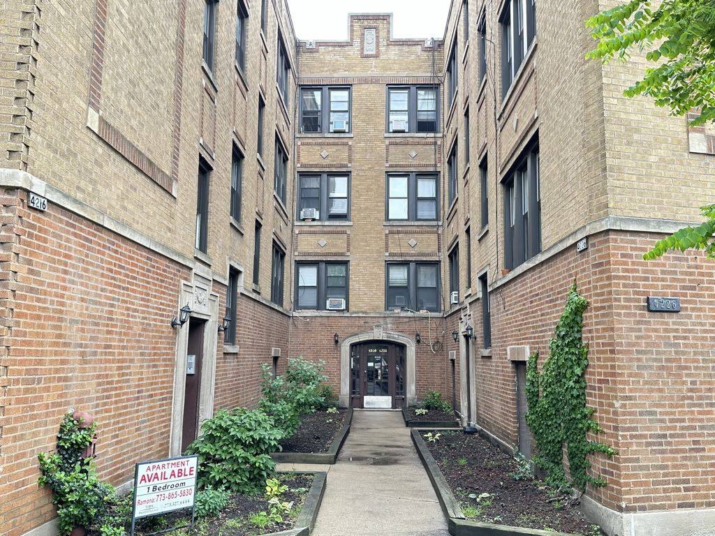 Apartment for rent at 4216 Clark #9Q, Chicago, IL 60613