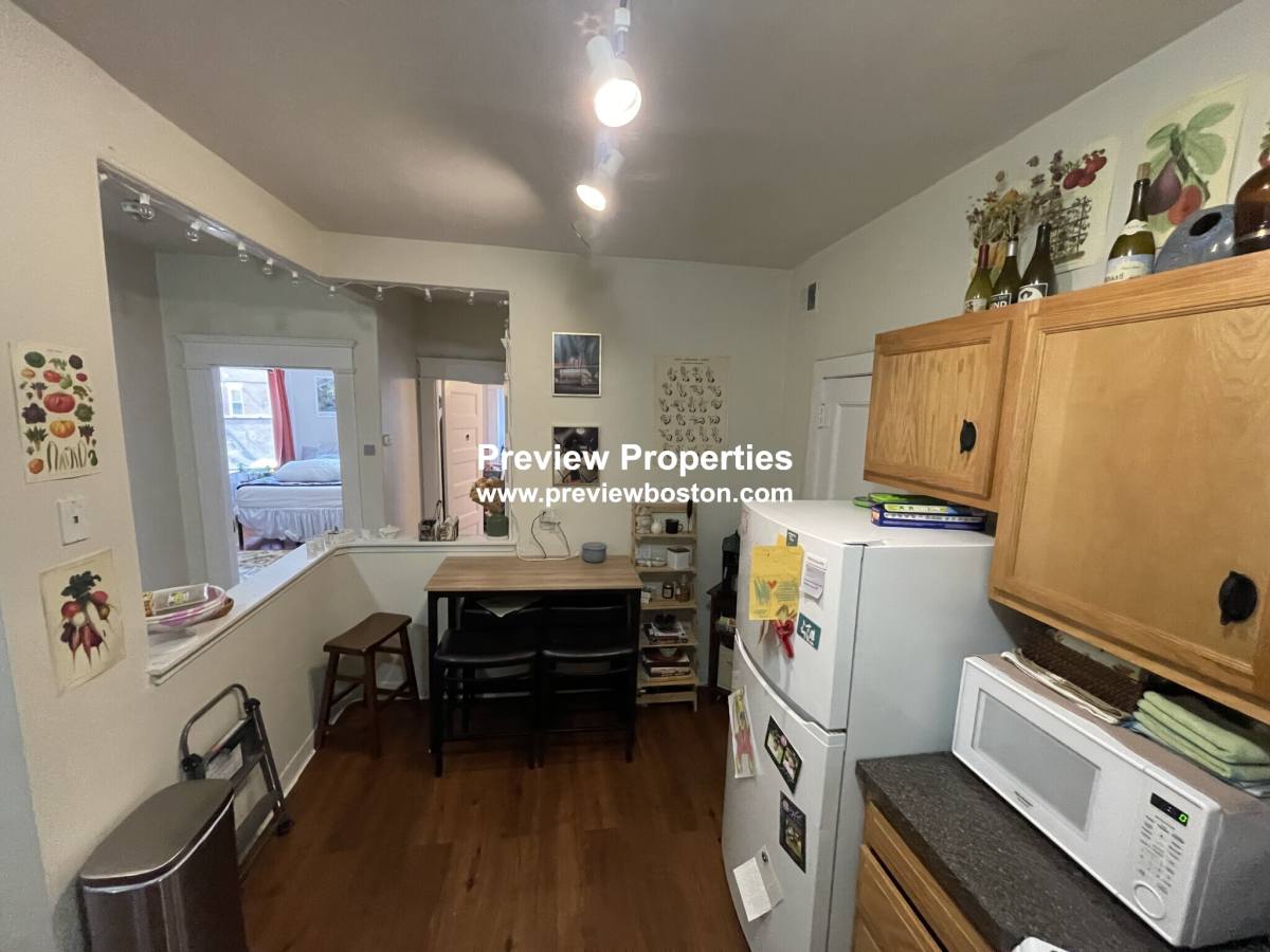 Apartment for rent at 1595 Beacon St #4P, Brookline, MA 02446