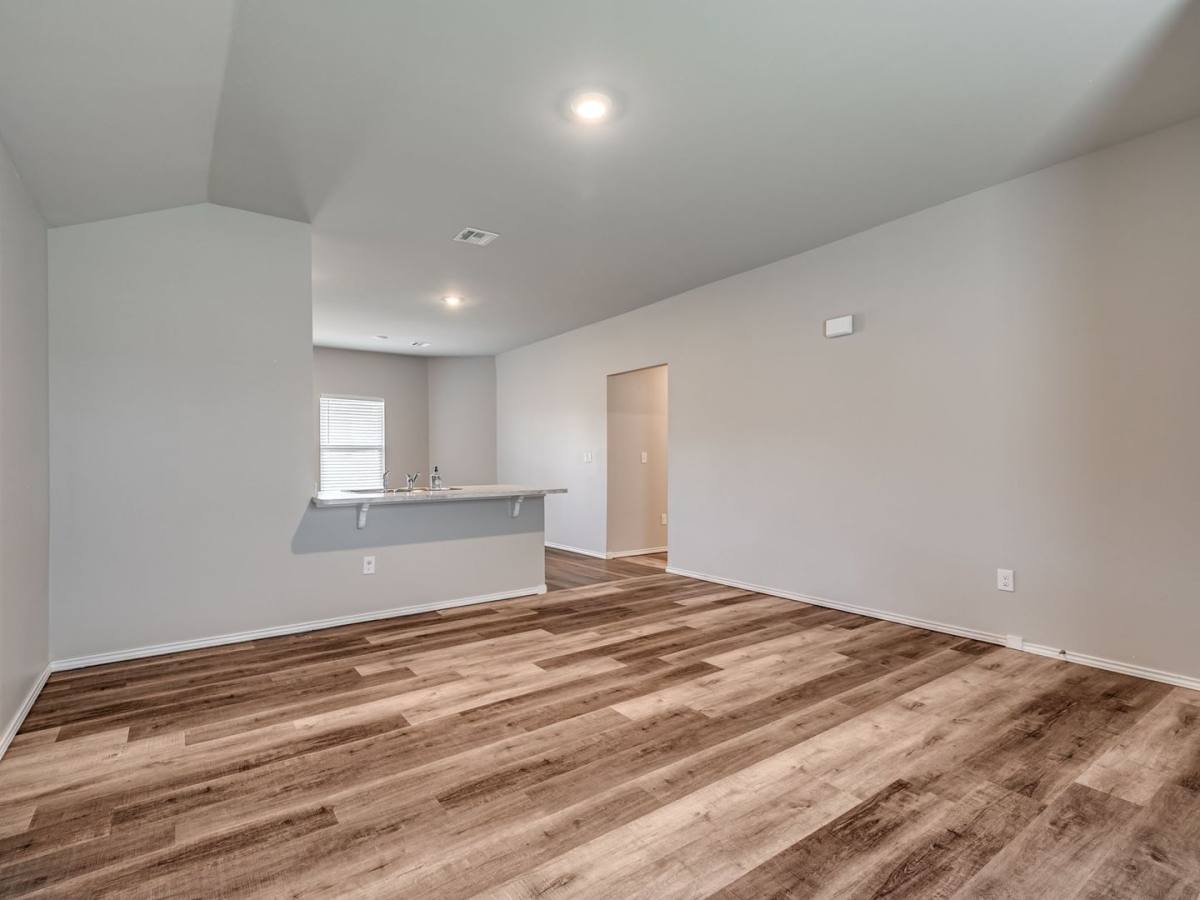 House for rent at 9724 Saddle Dr, Yukon, OK 73099