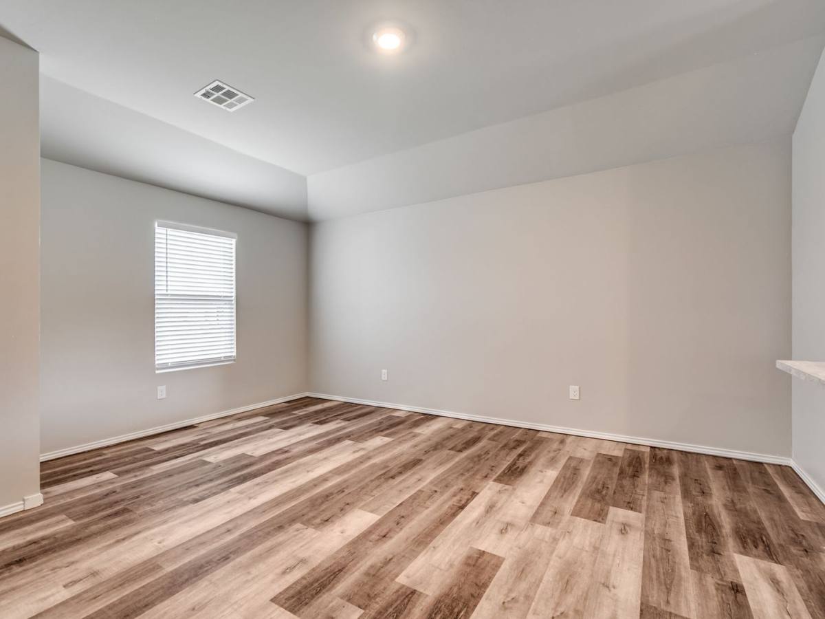 House for rent at 9724 Saddle Dr, Yukon, OK 73099