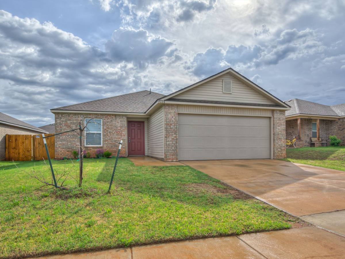 House for rent at 9724 Saddle Dr, Yukon, OK 73099