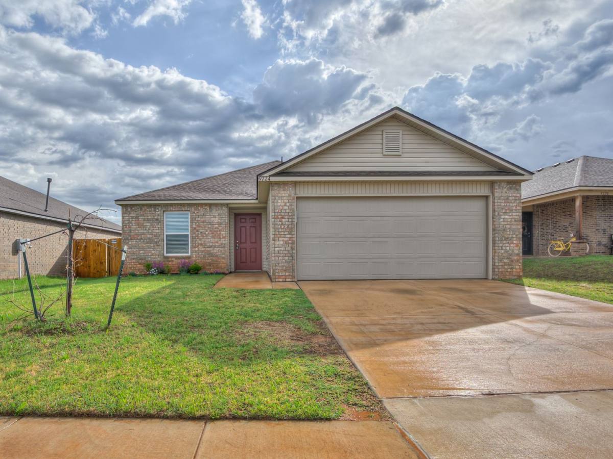 House for rent at 9724 Saddle Dr, Yukon, OK 73099