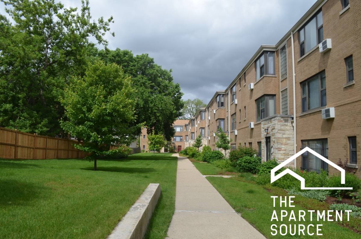 Apartment for rent at 7326 N Ridge Blvd #1W, Chicago, IL 60645