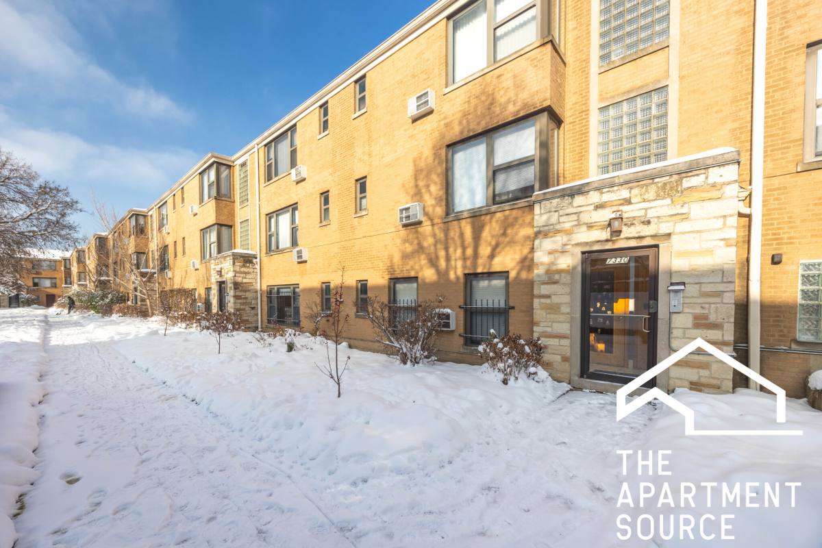 Apartment for rent at 7326 N Ridge Blvd #1W, Chicago, IL 60645