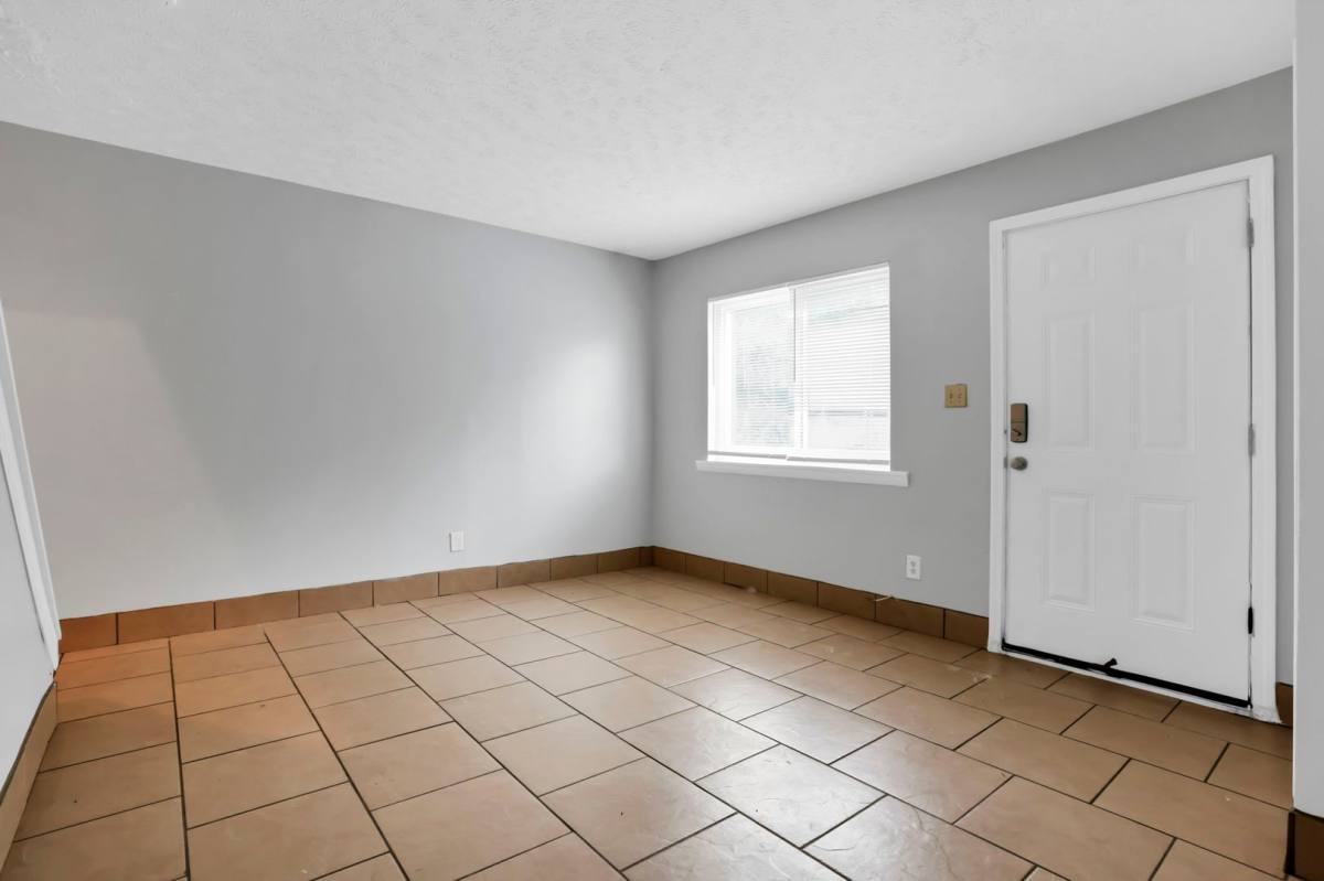 Apartment for rent at 2836-2850 Baughman Ave, Columbus, OH 43211