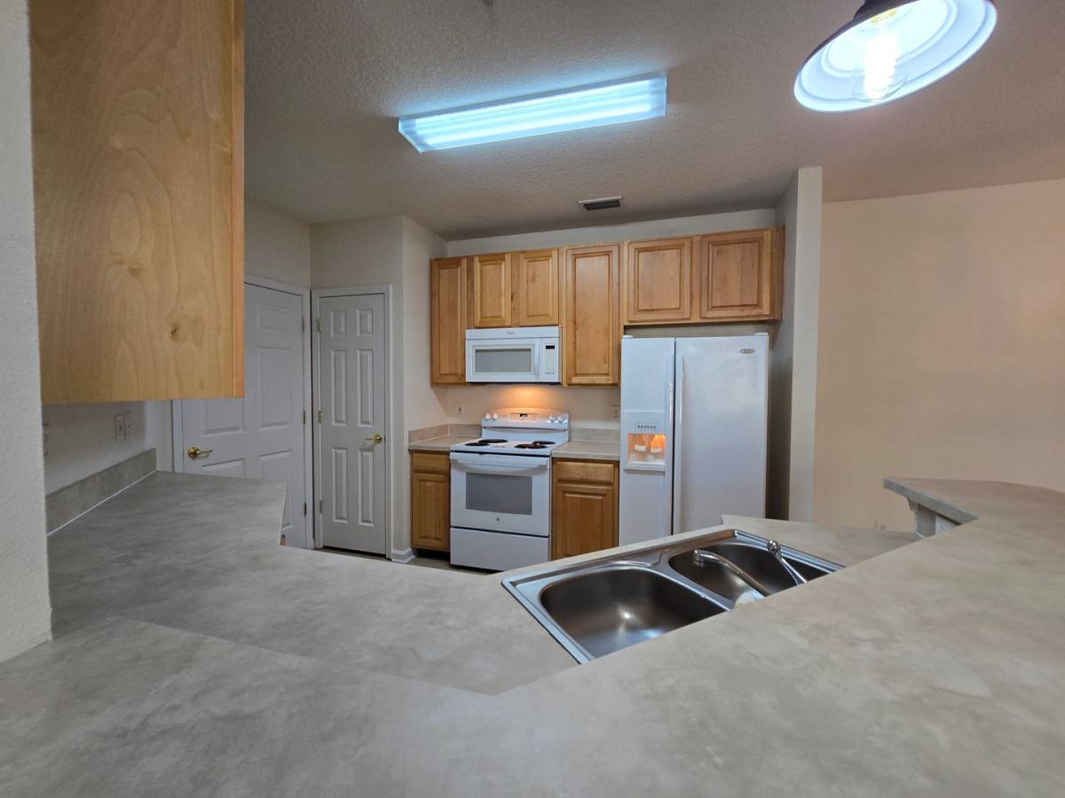 Condo for rent at 785 Oakleaf Plantation Parkway, Orange Park, FL 32065