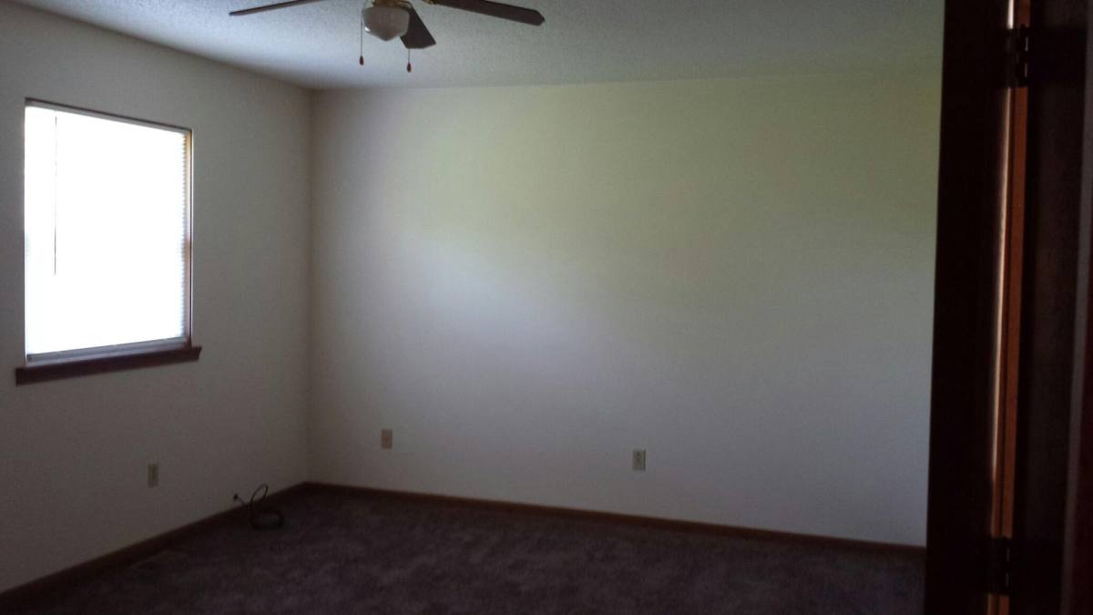 Apartment for rent at 1010-1012 Valley Side Dr, Maumee, OH 43537