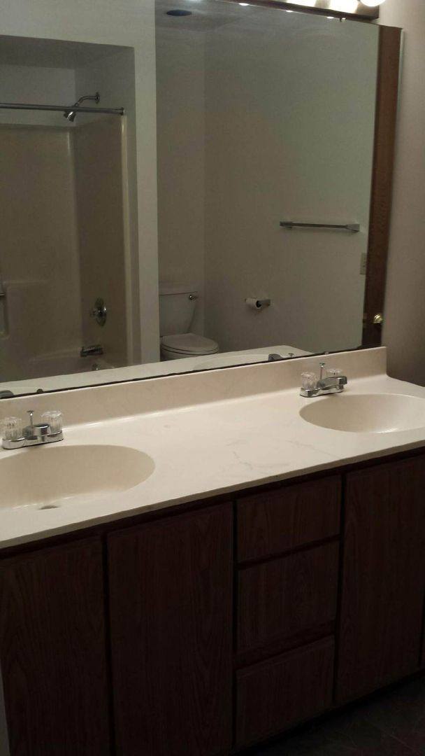 Apartment for rent at 1010-1012 Valley Side Dr, Maumee, OH 43537