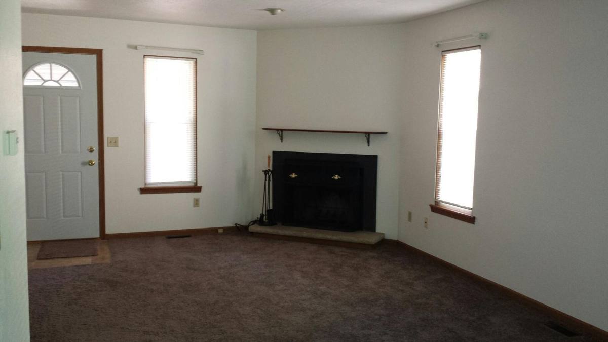 Apartment for rent at 1010-1012 Valley Side Dr, Maumee, OH 43537