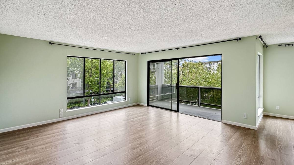 Apartment for rent at 4 Commodore Dr, Emeryville, CA 94608