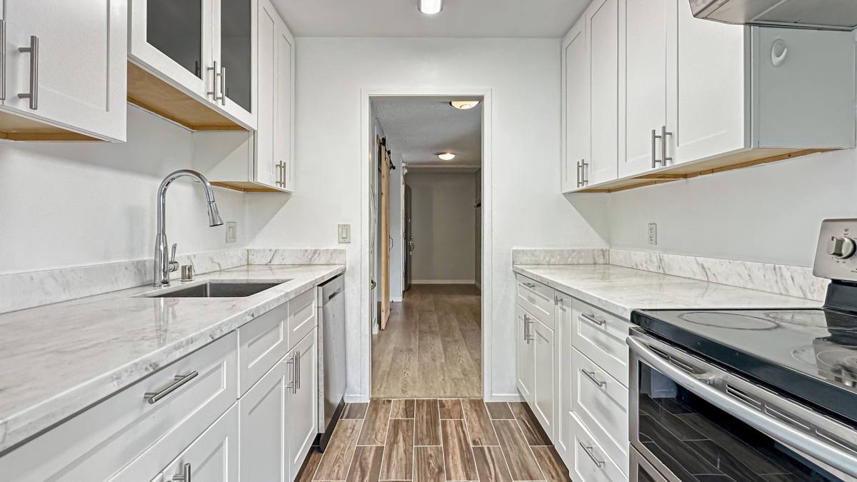 Apartment for rent at 4 Commodore Dr, Emeryville, CA 94608