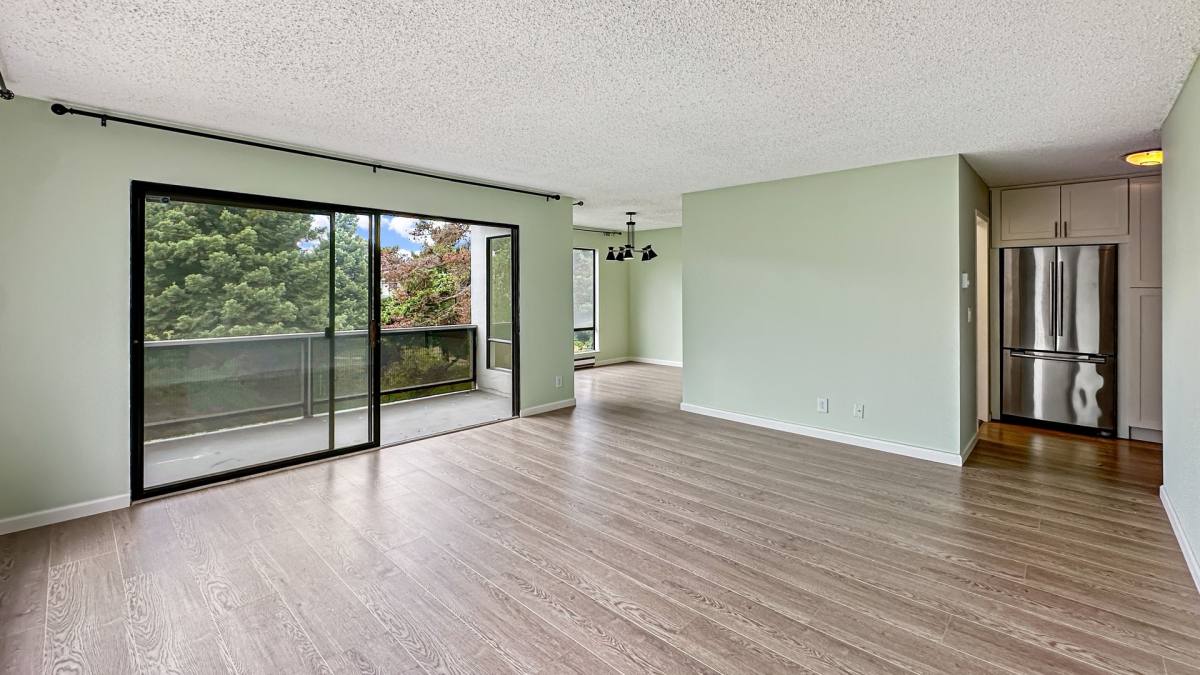 Apartment for rent at 4 Commodore Dr, Emeryville, CA 94608