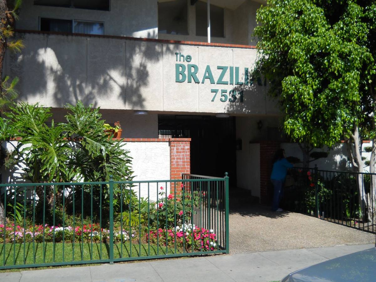 Apartment for rent at 7531 Canby Ave, Reseda, CA 91335